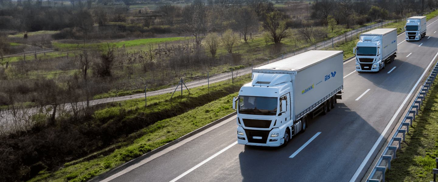 DANXILS trucks on the road / Ciężarówki DANXILS na drodze