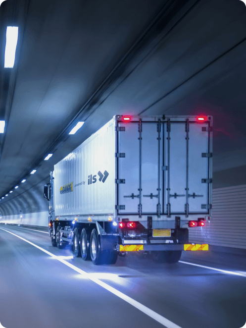 DANXILS truck driving in the tunnel / Ciężarówka DANXILS jadąca w tunelu