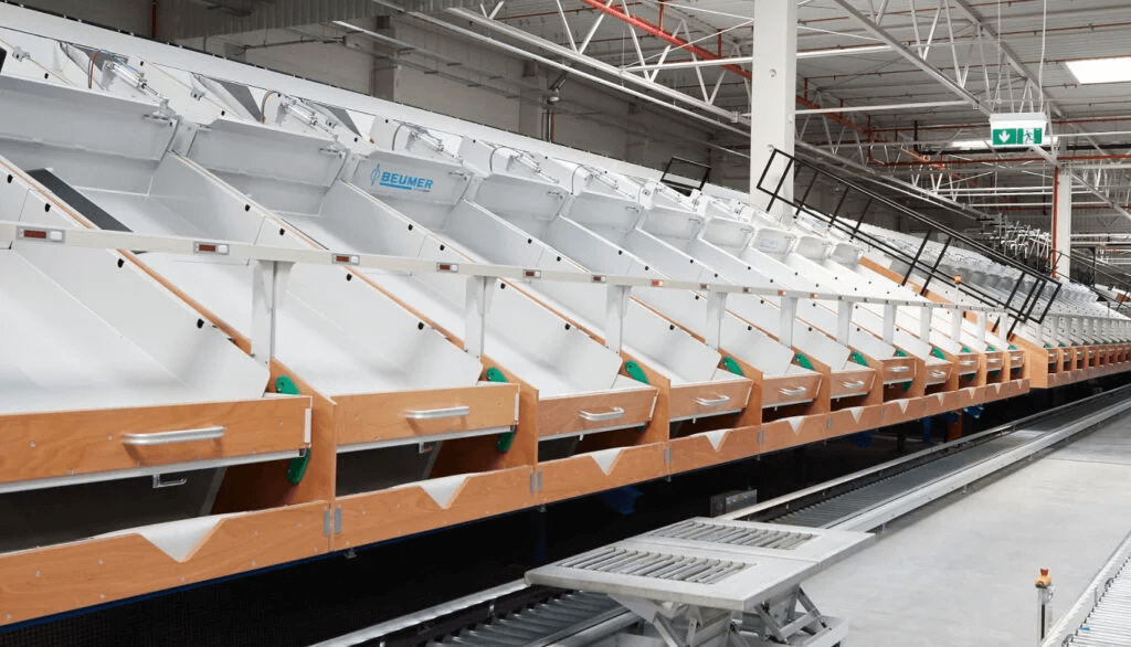 Goods sorter at ILS warehouse / Sorter towarów w magazynie ILS